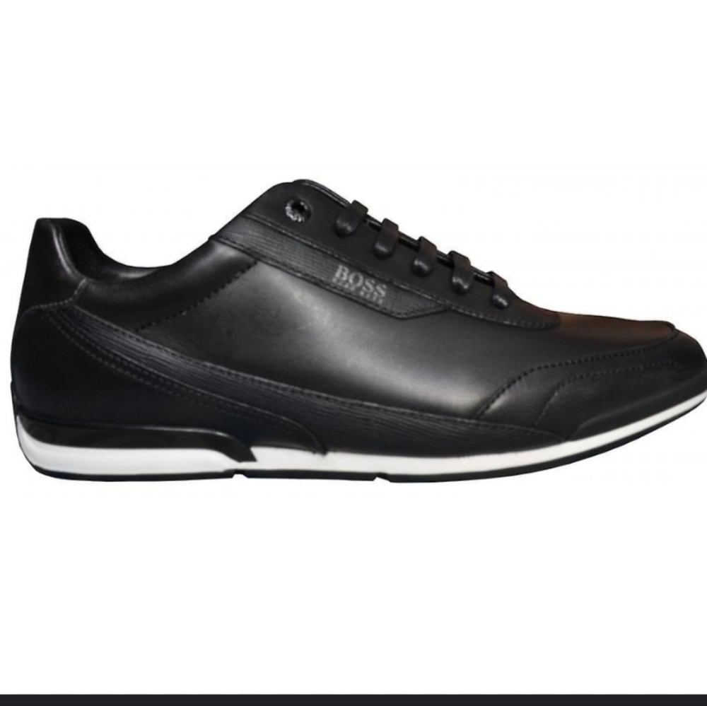 Black Low Top Sneakers with Smooth Leather and Two Toned Sole